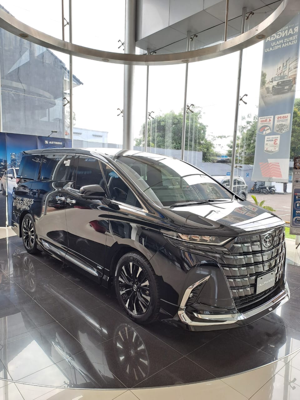 Promo Toyota Alphard Hybrid Karawaci Tangerang